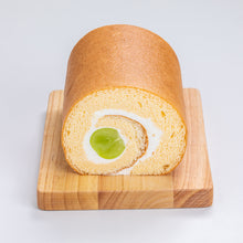 画像をギャラリービューアに読み込む, シャインマスカットがまるごと 季節のフルーツロールケーキ